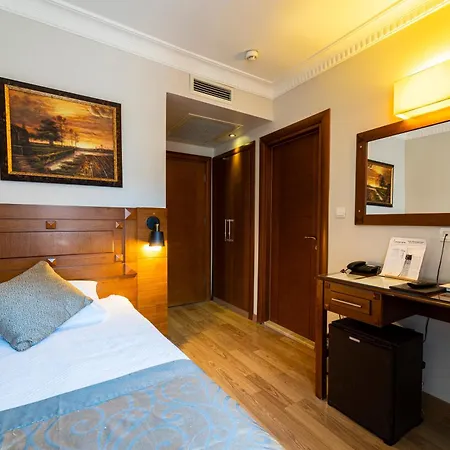 Levent מלון 3*
