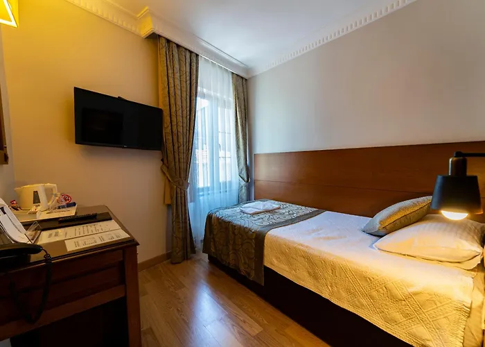 Отель Levent 3*