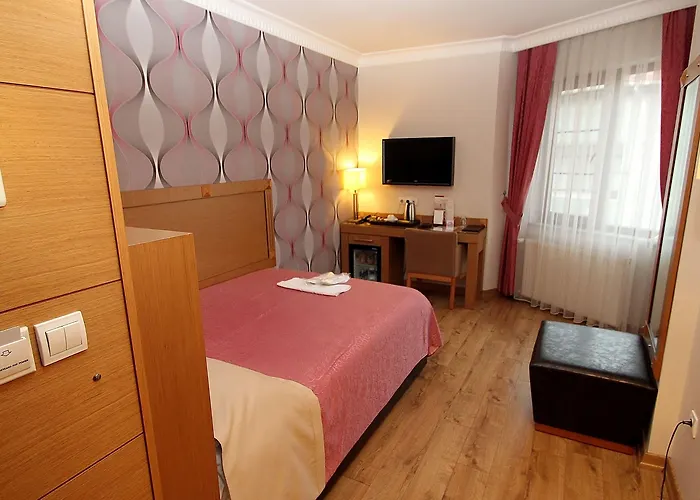 Отель Levent 3*